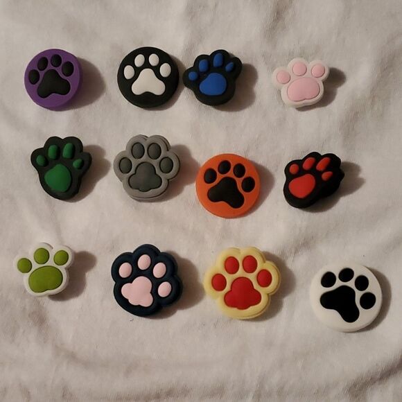 12 Paw Prints‎ Dogs Cats Ferrets Crocs Jibbitz Shoe Charms - Picture 1 of 5
